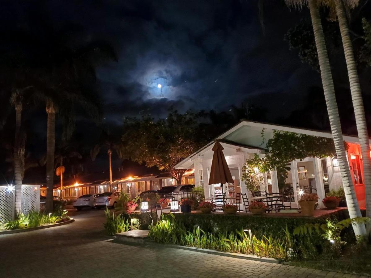 Marina Beach Motel Santa Bárbara Exterior foto